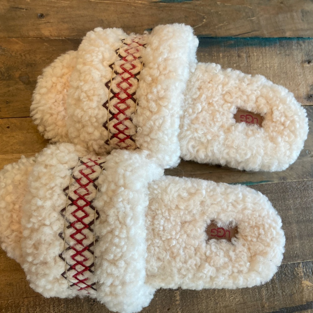 NWOT Ugg Cozetta Braided Slip Ons!